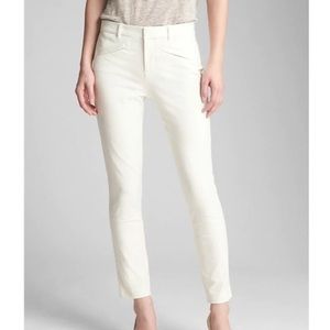 GAP Signature Skinny Ankle Pant in Ivory